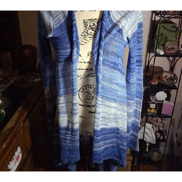 Sweet Romeo Blue Gradient Women's Sweater Medium (With Flaws) - Picture 2 of 15